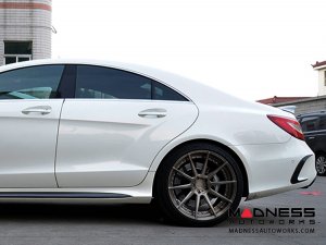 Mercedes-Benz CLS-Class W218 AMG Rear Bumper Fins - Carbon Fiber
